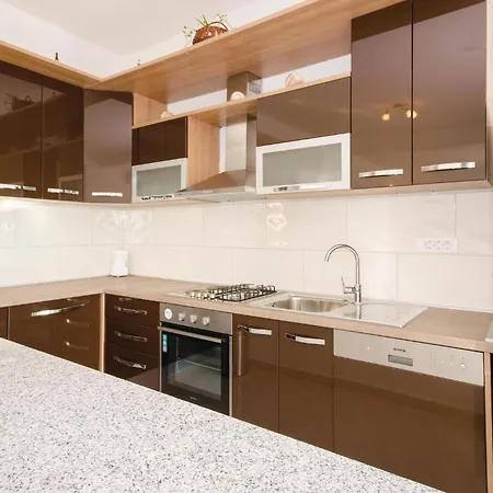 Lovely In Blizna Donja With Kitchen Mitlo