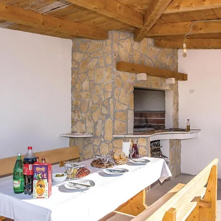 Lovely In Blizna Donja With Kitchen Mitlo